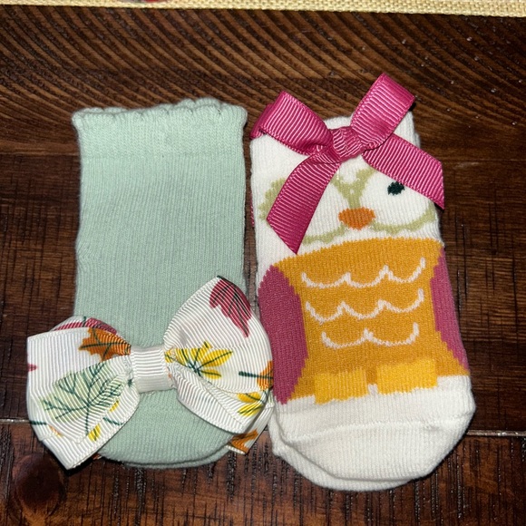 EUC (5 pair) Baby Girls Slip-on Shoes Size 1 & (2 pair) Socks - Picture 11 of 13